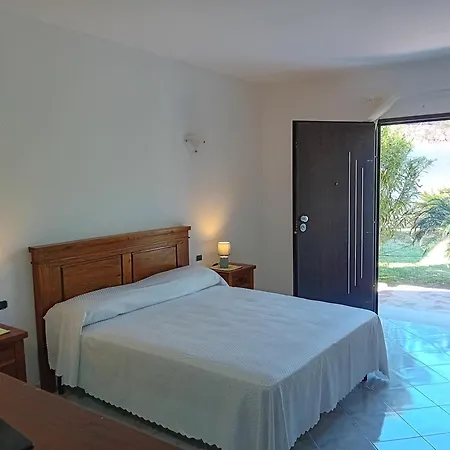 Bandi Hotel San Teodoro  Exterior photo